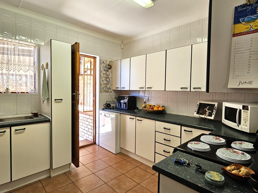 3 Bedroom Property for Sale in Jeffreys Bay Central Eastern Cape